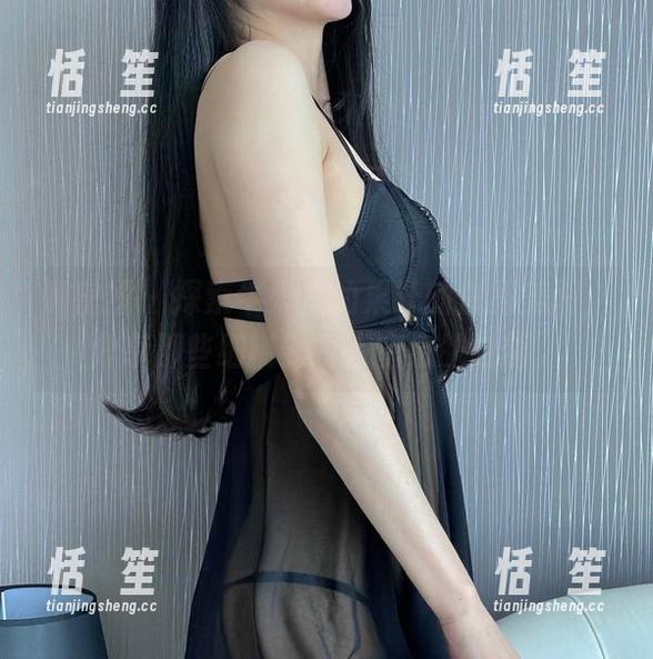 牛奶里的果汁 微密圈 - 探索牛奶里的果汁的白裙美图,分享那些细腻到令人窒息的时刻。