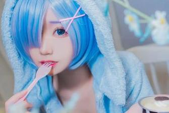 猫君君MaoJun的清纯学妹套图：这年代，诱惑真是低调又直白。