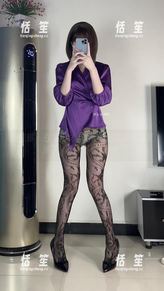 白龙猫女 微密圈 - 白龙猫女的黑丝黑靴写真集又更新了,果然不愧是她!