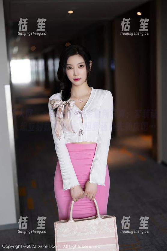 秀人网-summer宝宝 秀人网 - summer宝宝最新写真:套装让人想立刻就去约会,但我还是先赖床吧……