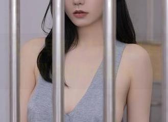 秀人网 – 私房写真中的时尚风暴：小嘉敏和她的神秘丝袜