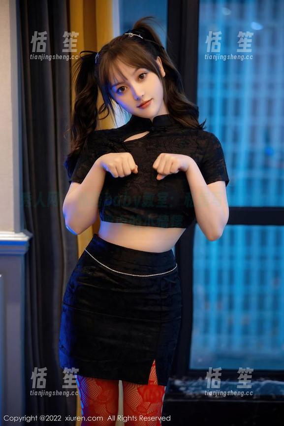 秀人网-私语baby 秀人网 - 私语baby教室:私房写真,幽暗中的小情愫