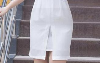 秀人网 – 原图感受绮里嘉Ula女孩的魅力在线，唔，她的姿态有种难以言喻的吸引力。