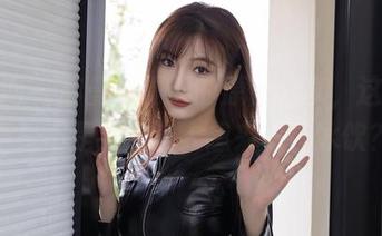秀人网 – 苏曼兮夏天的原图分享，这波清新是不是有点让人想来一杯冰饮？