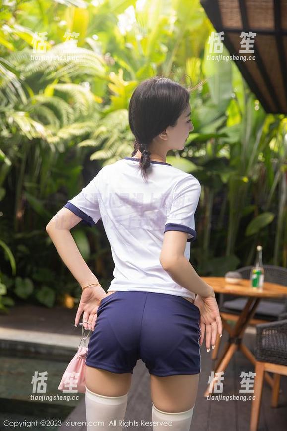 秀人网-谭小灵 秀人网 - 当谭小灵遇上透明:高清作品集,让你一秒爱上这种“虚无缥缈”