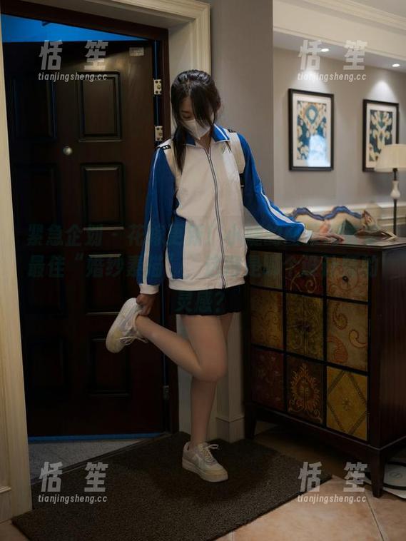 紧急企划-小婕 紧急企划 - 花嫁更新!小婕的图集简直是最佳“婚纱素描”,这得是哪个设计师的灵感?