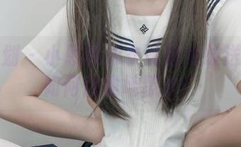 紧急企划 – 小恩的泳衣资源大放送：看她如何优雅地撩水！