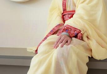 绮梦摄影 – 月月、吊带、合集，这三者之间的微妙关系，得好好观看才行！