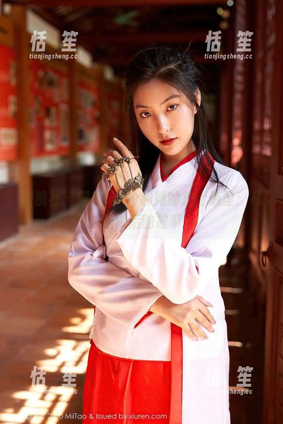 蜜桃社-露西Lucy 蜜桃社 - 露西Lucy和她的护士造型:私拍背后的故事
