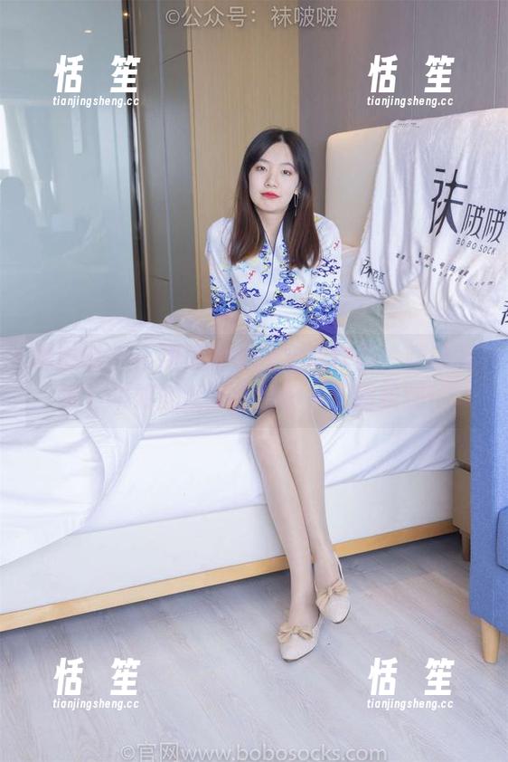 袜啵啵-小甜豆 袜啵啵 - 小甜豆的长腿定制作品:腿部美学?不如就直接送给你一双超模腿!