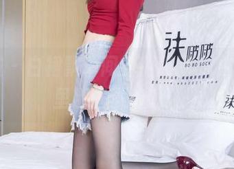 袜啵啵 – 白裙飘动间的甜甜圈，私房图片里那些小情调！