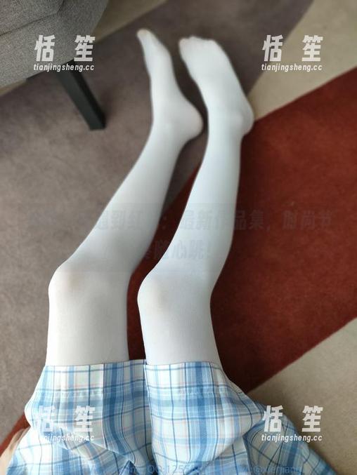 西尔酱 当西尔酱遇到红裙:最新作品集,时尚节奏随心跳!