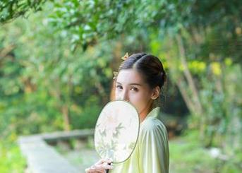 轰趴猫 – 原图合集出炉，快来看看姗姗就打奥特曼和她的裤里丝，时尚与幽默同框！
