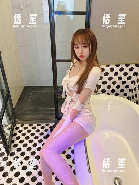 过期米线线喵 洋溢魅力的美图:看过期米线线喵如何通过皮衣定义优雅与迷离。