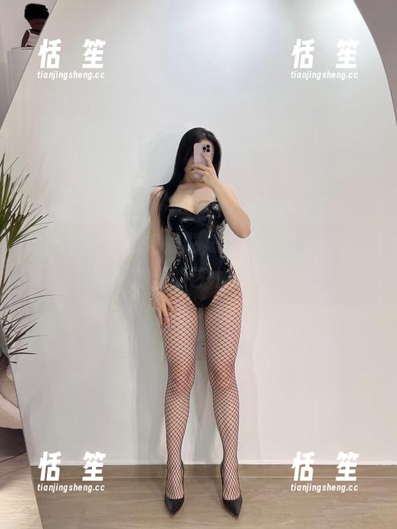 铁锤姐姐 微密圈 - 铁锤姐姐说,旅拍要有‘铁锤’精神,图库里的艺术可不是盖的!
