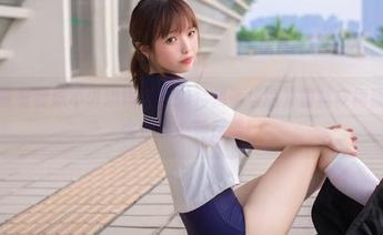 警告！查看雯妹不讲道理《520特辑豪华版》蕾丝皮裙照片可能会使你心神荡漾！