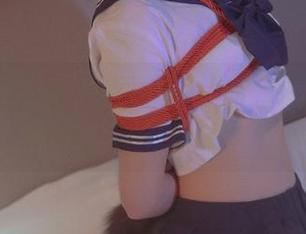 一边做饭一边美丽，青水百合子带你领略厨娘福利图片的精彩！