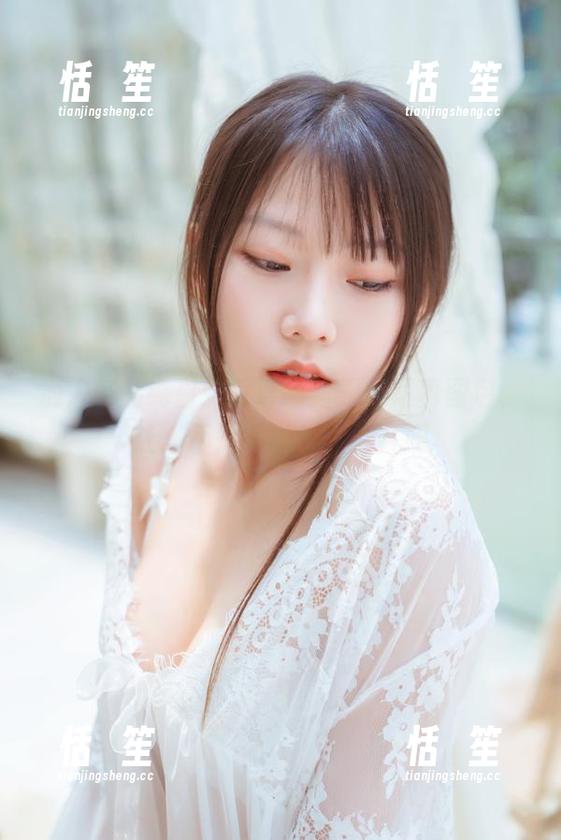 香草喵露露 别人家的纯白:香草喵露露的写真图包,让人不知不觉想多看几眼