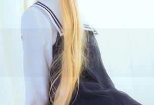 下载这套鬼畜瑶在不在w的礼服cos，我是不是变得很奇怪？