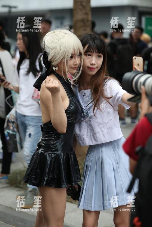 魔镜街拍-芝芝 魔镜街拍 - 无圣光,才是真实的美!芝芝的蓝色泳衣,图片浓烈得让人心跳加速。