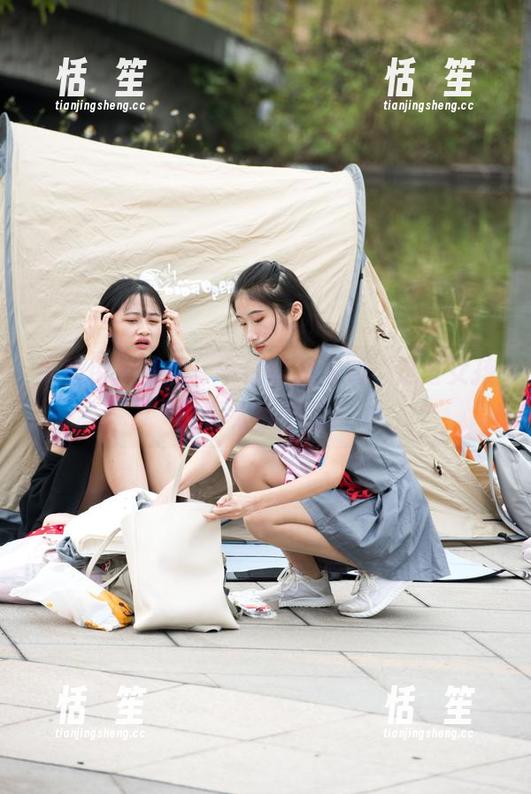魔镜街拍 魔镜街拍精选:牛仔热裤驾到,这些女孩真是太会穿了!