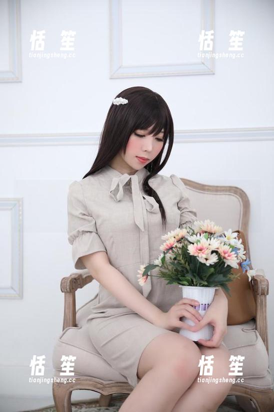 鹿野希 在线围观鹿野希的孔雀服定制,原图让我觉得自己也能飘起来!